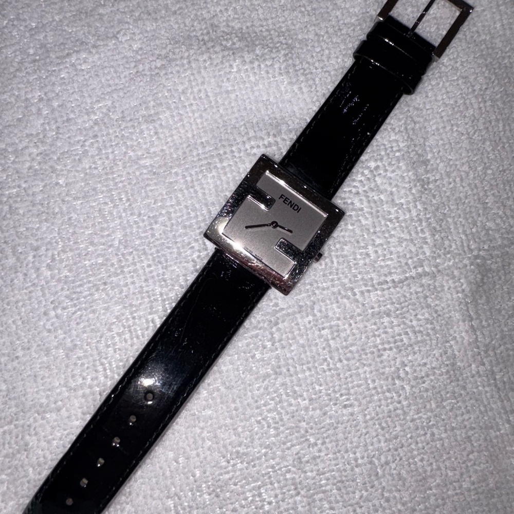 FENDI BLACK LEATHER WATCH